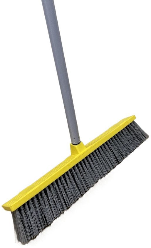 Heavy Duty clean bezem - 134*45cm Brede bezem - Harde Haren voor Tuin, Terras & Oprit - Professionele Buiten bezem - Robuuste Tuinveger voor Zwaar Werk - Ideaal voor Bladeren, Zand, Modder & Sneeuw