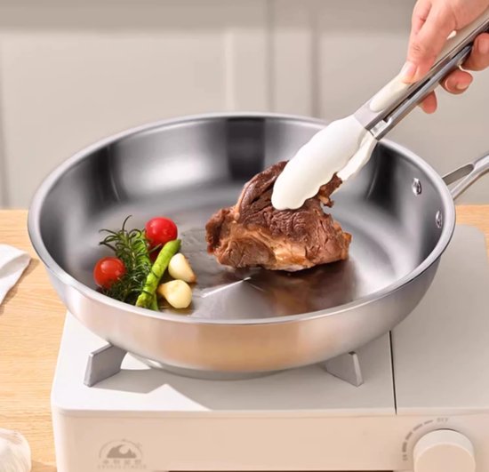 RVS Koekenpan Ø 26 cm - PFAS-vrije Bakpan Zonder Anti-aanbaklaag - Inductie & Ovenbestendig - Ideaal voor Vlees - Vaatwasserbestendig - Zilver