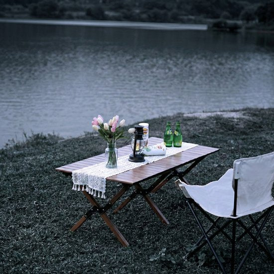 Aluminium Campingtafel 120 cm - Lichtgewicht Roltafel met Houtlook - Opvouwbaar & Compact voor 4-6 Personen - Belastbaar tot 100KG - Opvouwbare tafel Inclusief Draagtas voor Picknick & Tuin - 120x60x45cm - Bruin