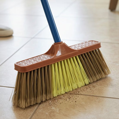 Clean bezem met Lange Steel - 134x32 cm - Professionele Kamerbezem voor Parket, Laminaat & PVC - Anti-Statische Vloerveger - Verwijdert Dierenharen & Stof - Ergonomische Huisbezem - Krasvrije Vloerborstel voor Woonkamer & Keuken - Groen/Geel