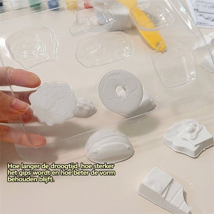 Knutselpakket Magneten Maken & Gips Gieten - DIY Creatief Speelgoed Set - Thema Eten met Taart, Kersttaart, Cupcake - Inclusief Verf & Vormpjes - Knutselen voor Kinderen - Educatief Speelgoed - Koelkast Magneten - Verjaardag Cadeau Jongens & Meisjes