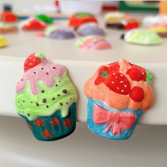 Knutselpakket Magneten Maken & Gips Gieten - DIY Creatief Speelgoed Set - Thema Eten met Taart, Kersttaart, Cupcake - Inclusief Verf & Vormpjes - Knutselen voor Kinderen - Educatief Speelgoed - Koelkast Magneten - Verjaardag Cadeau Jongens & Meisjes